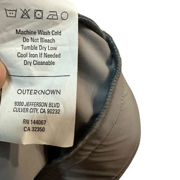 NWT Outdoor Voices Grey leggings Back Pocket wicking material w/ leg venting Lg - Picture 7 of 13